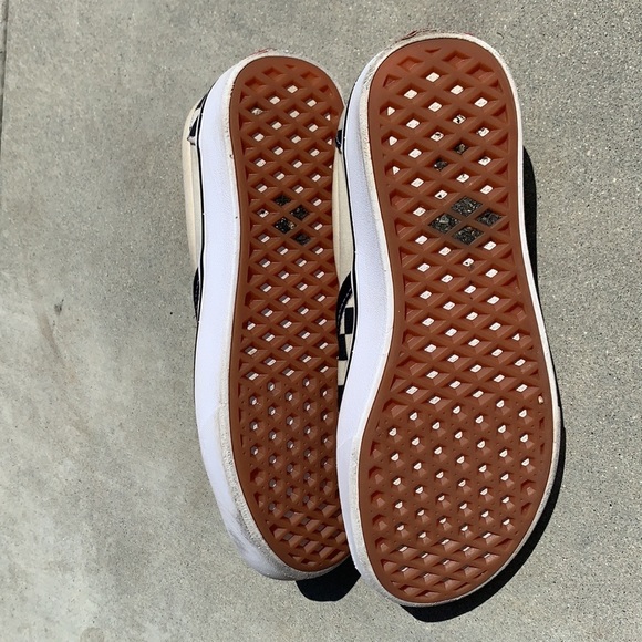 Checkered Vans size 7.5 - Picture 7 of 10